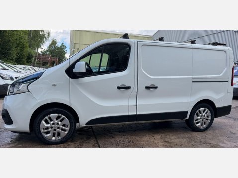 Renault Trafic 1.6 dCi ENERGY 27 Sport Nav Panel Van 5dr Diesel Manual SWB Standard Roof E 19