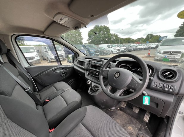 Renault Trafic LWB L2H1 Low Roof Business LL30 Air Con Sensors EURO 6 NO VAT 26