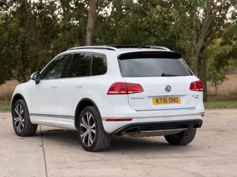 Volkswagen Touareg 3.0 Touareg V6 R-Line TDI BlueMotion Technology Auto 4WD 5dr 20
