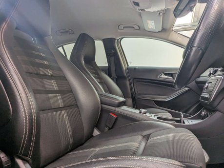 Mercedes-Benz GLA 1.6 GLA 180 Urban Edition Auto 5dr 32