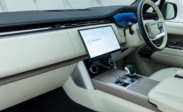 Land Rover Range Rover P530 FIRST EDITION LWB 22