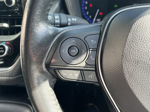 Toyota Corolla 1.8 VVT-i Hybrid Design 5dr CVT 22