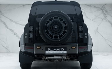 Land Rover Defender OCTA EDITION ONE 8