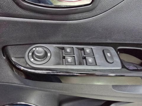 Renault Captur 1.5 dCi ENERGY Dynamique S Nav Auto Euro 6 (s/s) 5dr 39