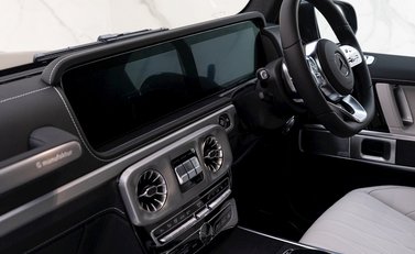 Mercedes-Benz G Series AMG Line Premium Plus 16