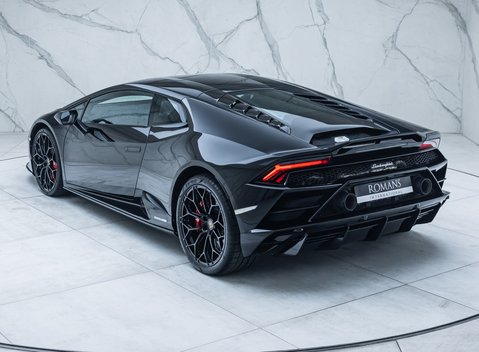 Lamborghini Huracan LP640-4 EVO 10