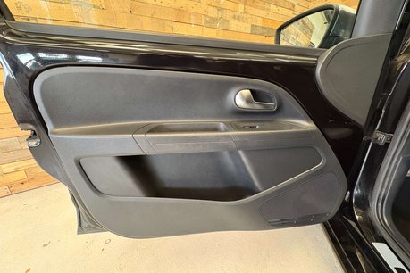 Volkswagen Up 1.0 High up! Hatchback 5dr Petrol ASG Euro 5 (75 ps) 58