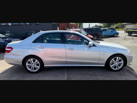 Mercedes-Benz E Class 2.1 E220 Executive SE CDi BlueEfficiency Auto 4dr 10