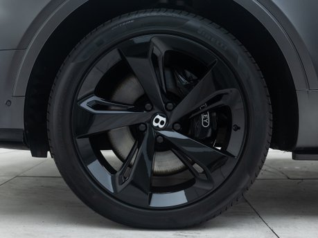 Bentley Bentayga V8 First Edition 