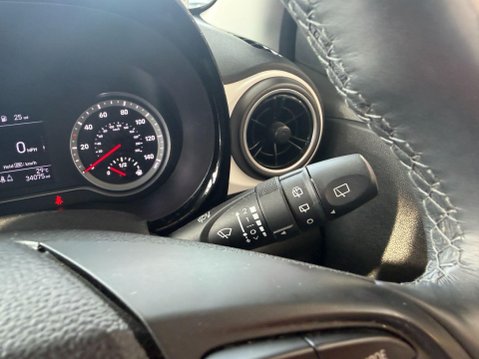 Hyundai i10 1.2 Premium Auto Euro 6 (s/s) 5dr 27