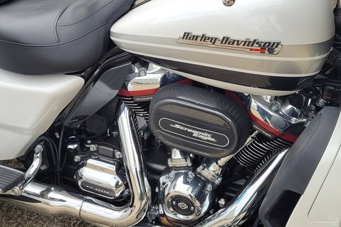 Harley-Davidson Road Glide CVO TRI GLIDE 13