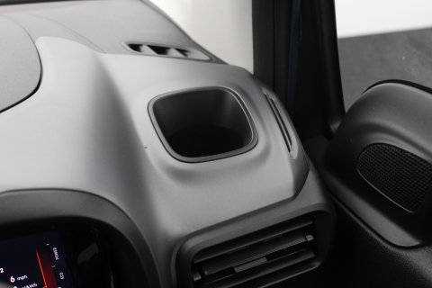 Vauxhall Combo Life 5dr 100kW Ultimate 52kWh Electric Automatic (11kW Charger) 29