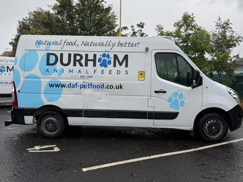 Renault Master 2.3 dCi 35 Business FWD MWB Medium Roof Euro 6 5dr 4