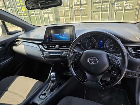 Toyota C-HR 1.8 VVT-h Icon SUV 5dr Petrol Hybrid CVT Euro 6 (s/s) (122 ps) 33