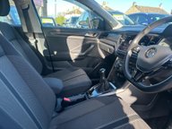 Volkswagen T-Roc SE TDI 9