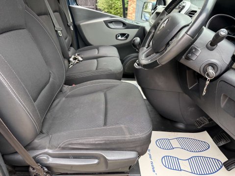 Renault Trafic 1.6 Trafic SL27 Sport Nav dCi 61