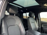 Land Rover Defender V8 41