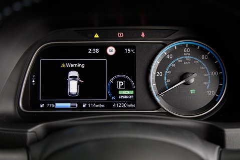 Nissan LEAF N-CONNECTA 15