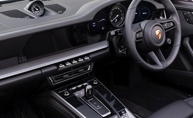 Porsche 911 Targa 4S (992) 17