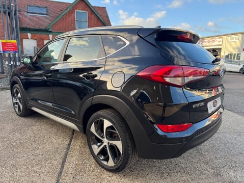 Hyundai TUCSON CRDI PREMIUM BLUE DRIVE 7