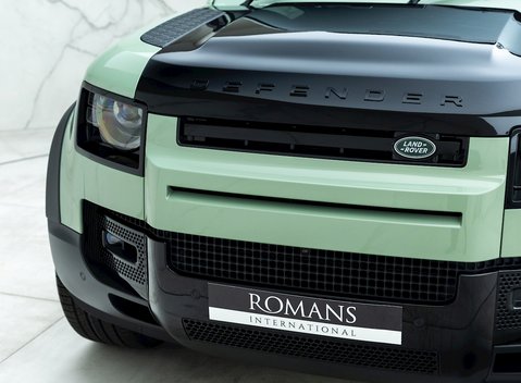 Land Rover Defender 110 75th Anniversary P400e 23
