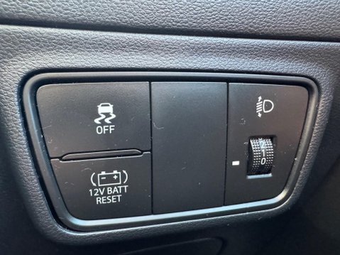 Hyundai TUCSON 1.6 h T-GDi Premium SUV 5dr Petrol Hybrid Auto Euro 6 (s/s) (230 ps) 34