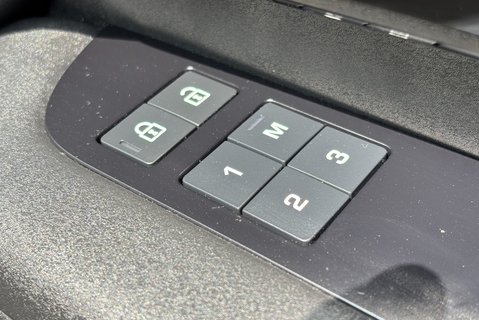 Land Rover Discovery D300 SE MHEV Auto 4WD Euro 6 SUV (300ps) 25