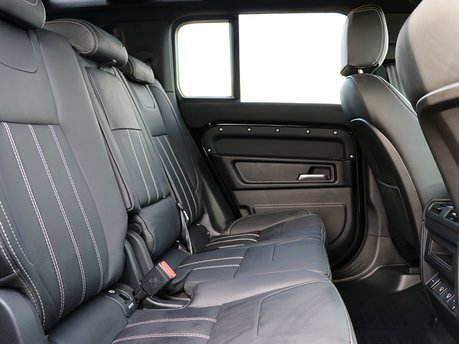 The Seeker SRX Edition (conversion for the new Land Rover Defender 110 and 90) is now launched!