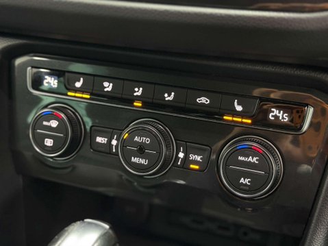 Volkswagen Tiguan 2.0 TDI R-Line Tech SUV 5dr Diesel DSG Euro 6 (s/s) (150 ps) 50