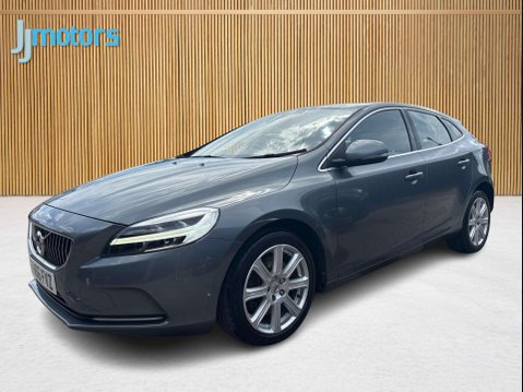 Volvo V40 1.5 T2 Inscription Hatchback 5dr Petrol Auto Euro 6 (s/s) (122 ps) 6