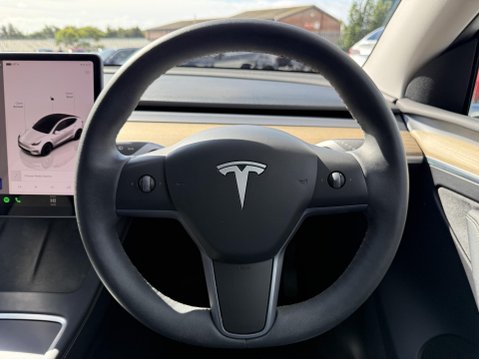 Tesla Model Y (Dual Motor) Long Range SUV 5dr Electric Auto 4WDE (384 bhp) 34