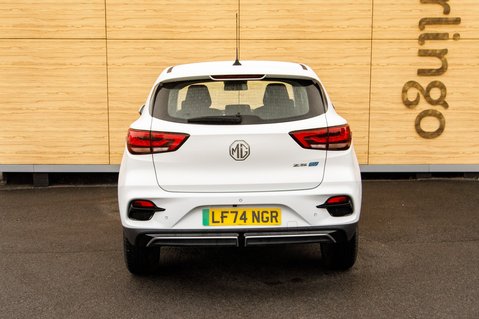MG ZS SE 7