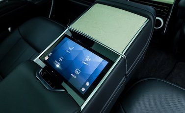 Land Rover Range Rover P530 SV 20