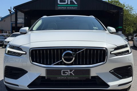 Volvo V60 RECHARGE T6 INSCRIPTION AWD - FULL MAIN DEALER SERVICE - HUGE SPEC 12