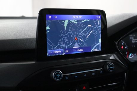 Ford Focus TITANIUM X 38