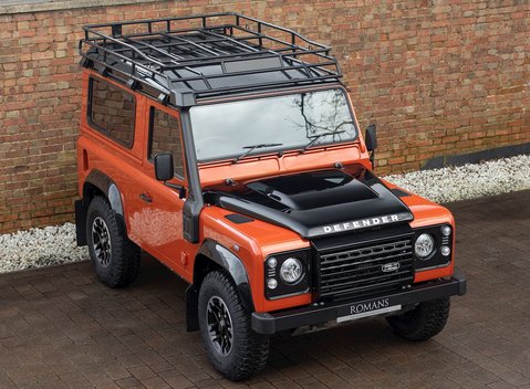 Land Rover Defender 90 Adventure Edition 8