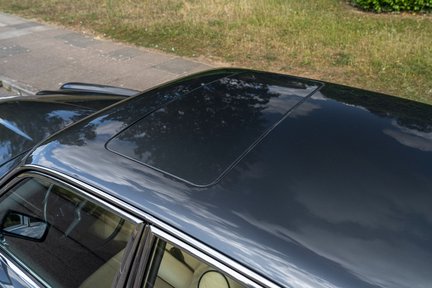 Daimler Double Six 11