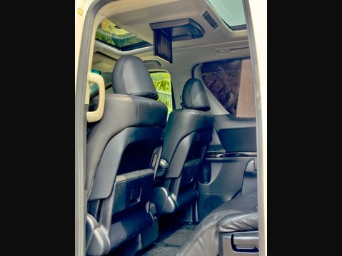 Toyota Vellfire G Edition V6 Sunroof 58