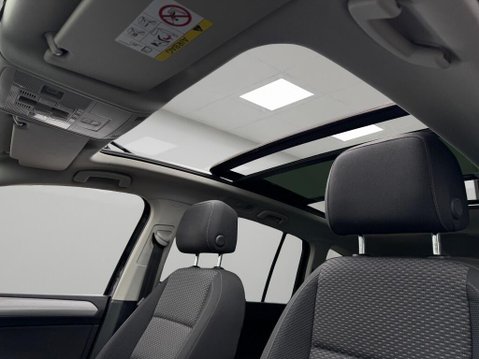 Volkswagen Touran 1.6 TDI BlueMotion Tech SE Family DSG Euro 6 (s/s) 5dr 3