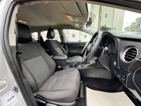 Toyota Auris ICON VVT-I 31