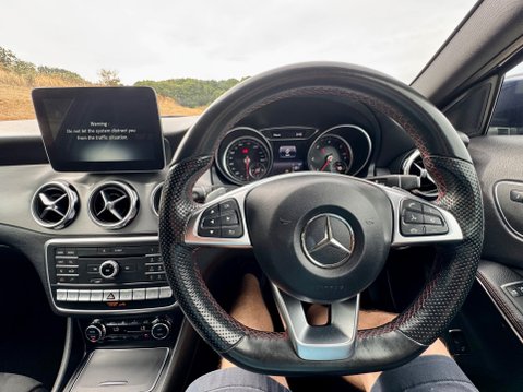 Mercedes-Benz GLA Class GLA 220 D 4MATIC AMG LINE PREMIUM PLUS 25