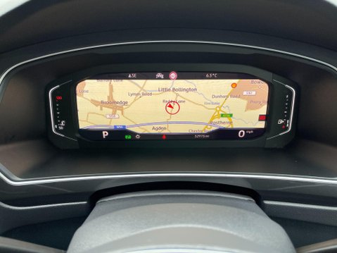 Volkswagen Tiguan 2.0 TDI SEL SUV 5dr Diesel DSG Euro 6 (s/s) (150 ps) 33