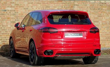 Porsche Cayenne GTS 2