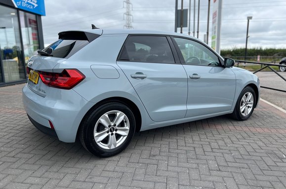 Audi A1 SPORTBACK 1.0 TFSI TECHNIK 11