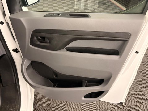 Peugeot Expert 2.0 BlueHDi 1400 Professional Standard Panel Van MWB Euro 6 (s/s) 6dr 27