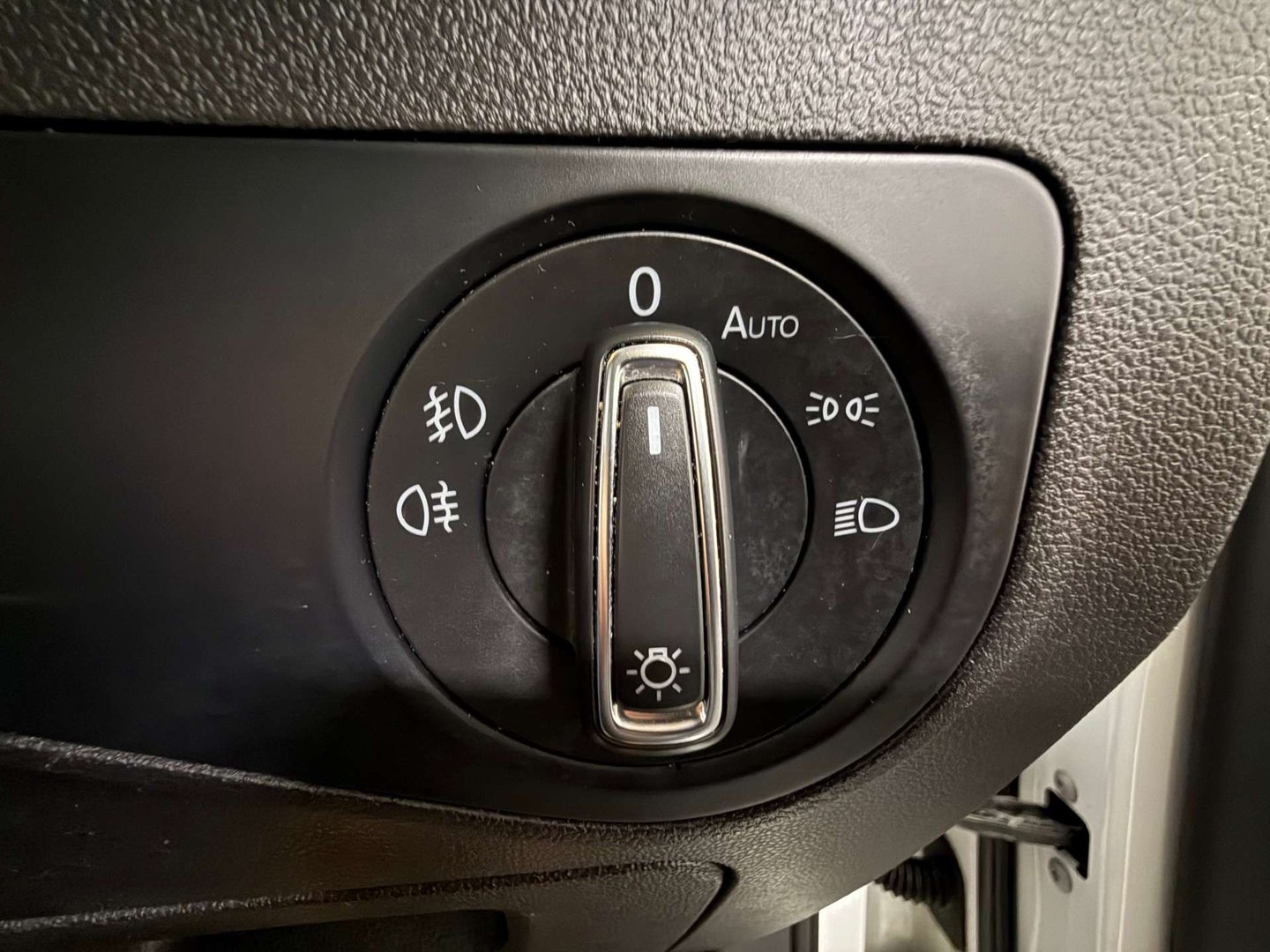 2019 Volkswagen Tiguan — image 17