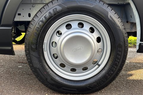 Ford Transit 350 Drw L3 Leader 130 ps Crew Cab Tipper - Air Con / Tow Axle 39