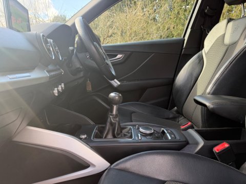 Audi Q2 1.0 TFSI S line Euro 6 (s/s) 5dr 27