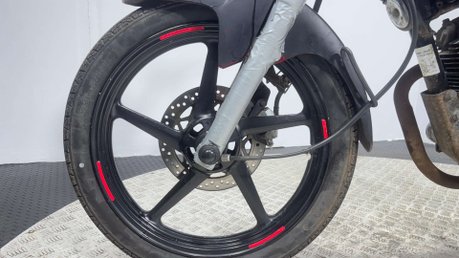 Yamaha YBR 125 2011 28K RUNNING PROJECT BIKE SPARES OR REPAIR 125CC 17