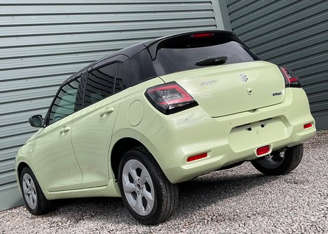 Suzuki Swift Motion 1.2 Mild Hybrid 6